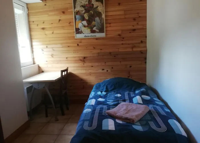 Chez Paulette Daire *